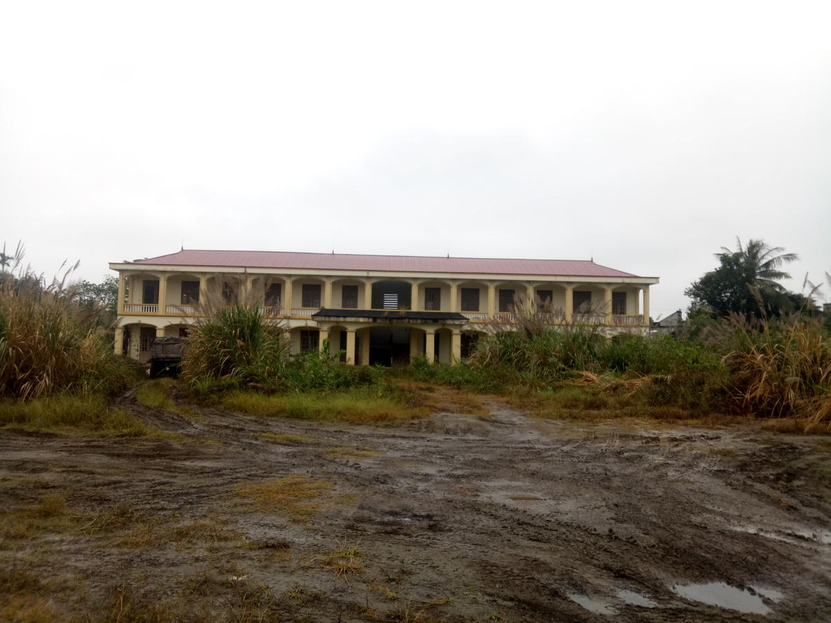 Năm 2011, UBND huyện Gia Viễn triển khai xây dựng cơ sở mới cho Trung tâm Dạy nghề của huyện với tổng số vốn đầu tư hơn 9 tỷ đồng tại thị trấn Me (Gia Viễn) trên diện tích hơn 1ha. Đơn vị được chọn để thi công là Công ty Xây dựng TNHH Hà Lĩnh (huyện Gia Viễn).