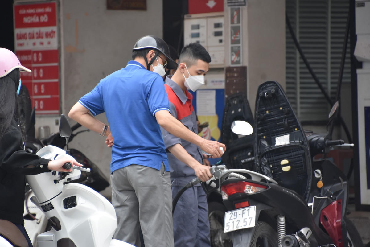 Đúng như dự báo trước đó, giá các mặt hàng xăng trong nước hôm nay đã quay đầu tăng sau 3 lần giảm liên tiếp.