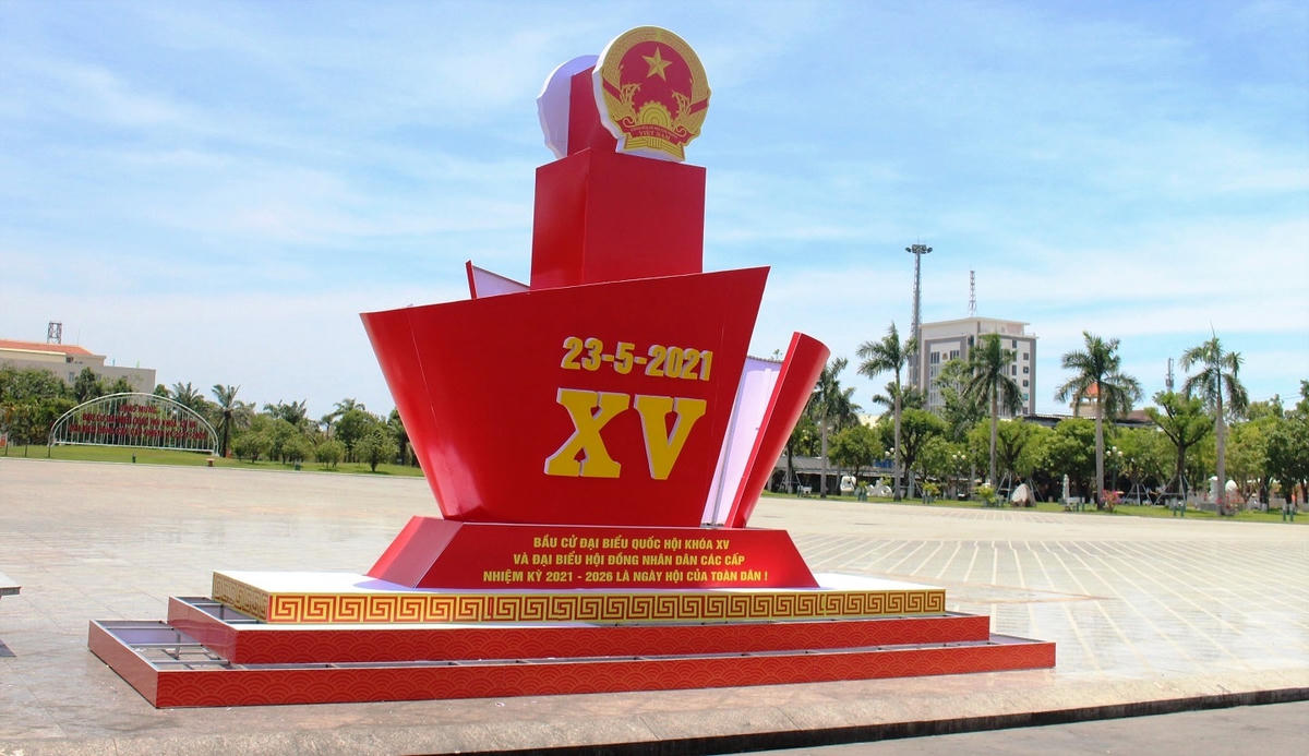 Quảng trường 24/3, TP Tam Kỳ.