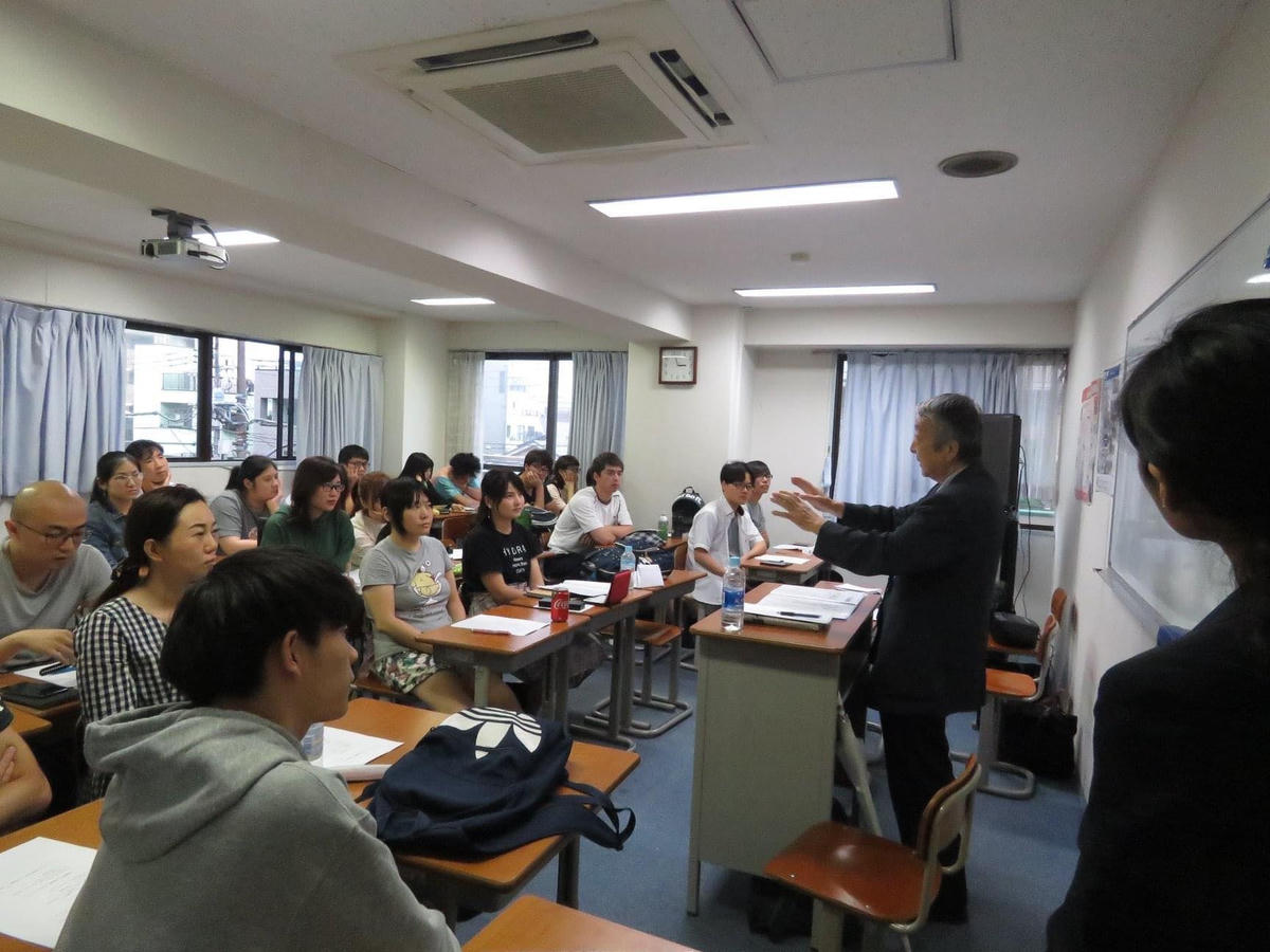 Các du học sinh Việt Nam ở Nhật Bản vẫn lên lớp 1 tuần hai buổi.