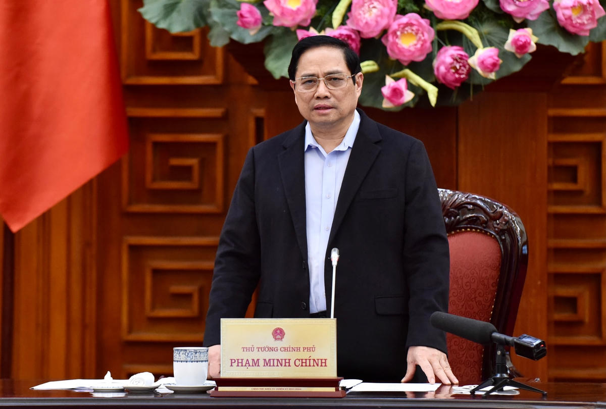 Thủ tướng Phạm Minh Chính:Trước mắt, tập trung chăm lo, bảo đảm cuộc sống người dân sau mưa lũ, không để người dân thiếu ăn, thiếu mặc, “màn trời, chiếu đất”. Ảnh: VGP/Nhật Bắc.