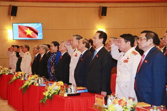 Đại hội thực hiện Lễ chào cờ.
