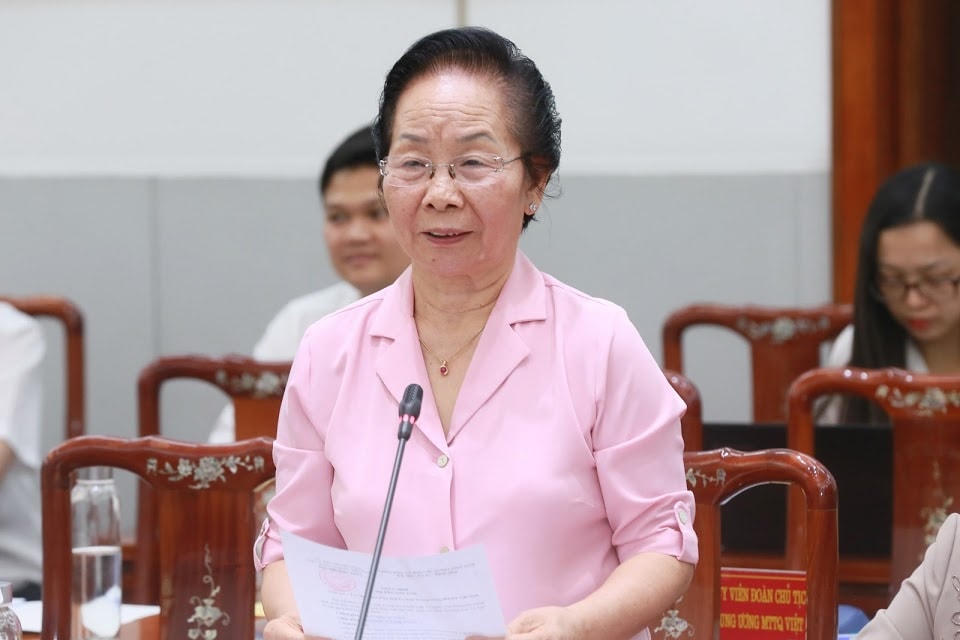 Nguyên Phó Chủ tịch nước Nguyễn Thị Doan phát biểu. Ảnh: Quang Vinh.