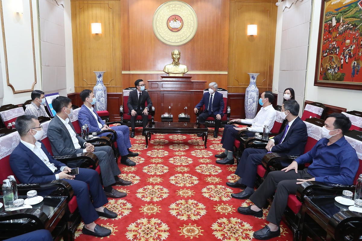 Quang cảnh buổi tiếp nhận. 
