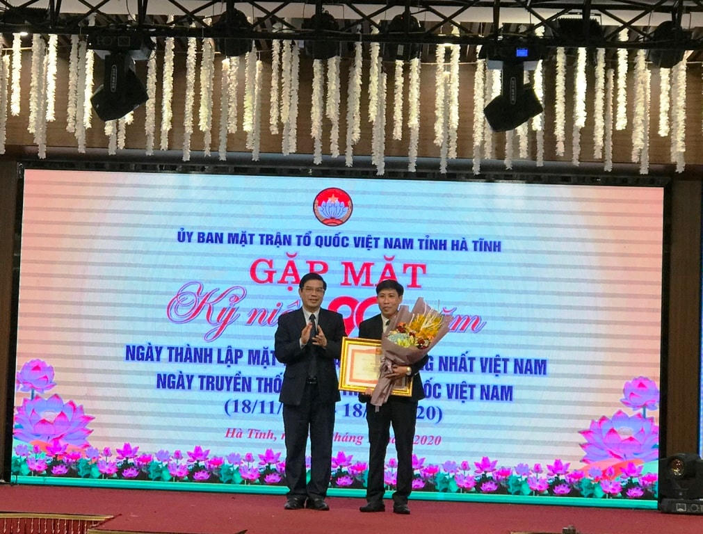 Ông Hoàng Anh Đức, Phó Chủ tịch Ủy ban MTTQ tỉnh Hà Tĩnh được tặng Bằng khen của Thủ tướng Chính phủ.