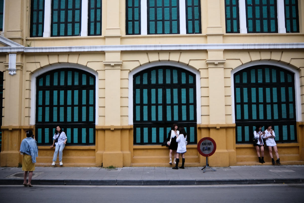 Người dân chủ quan, chưa tuân thủ quy định phòng dịch khi tham gia phố đi bộ