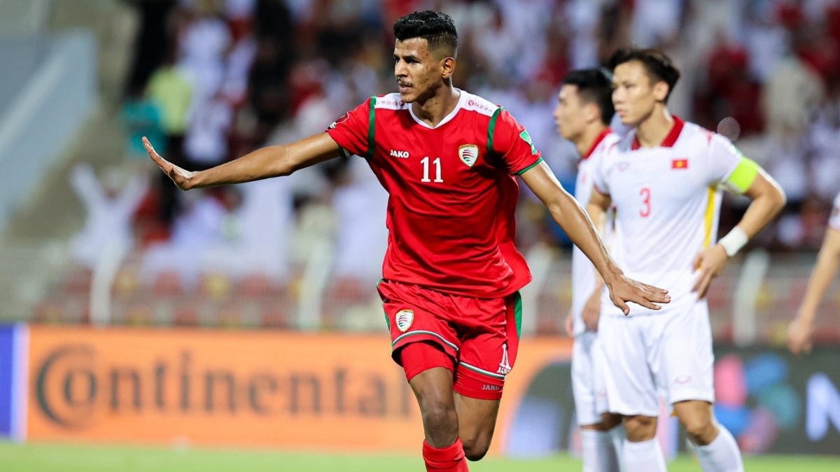 Oman ngược dòng đánh bại Việt Nam với tỉ số 3-1. Ảnh: OFA.