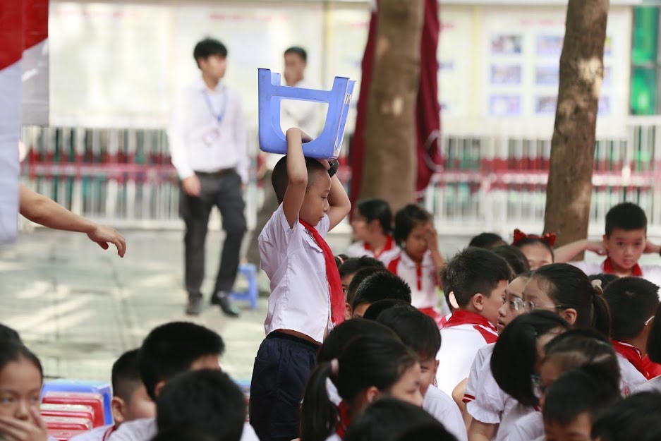 Bộ GDĐT đề nghị ngành giáo dục chia sẻ khó khăn  với người học trong dịch bệnh. (Ảnh: Phạm Quang Vinh). 