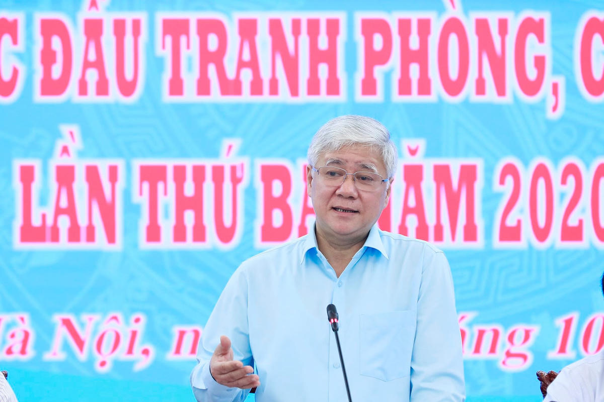 Chủ tịch UBTƯ MTTQ Việt Nam Đỗ Văn Chiến phát biểu tại cuộc họp.