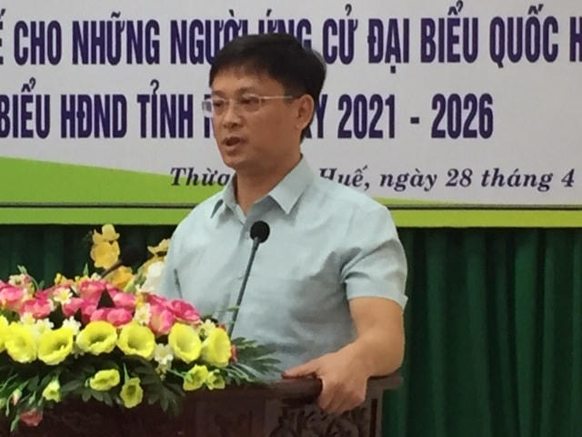 Phó Chủ tịch UBND Thừa Thiên-Huế Nguyễn Thanh Bình thông báo chương trình kinh tế-xã hội và định hướng phát triển của tỉnh Thừa Thiên-Huế.  