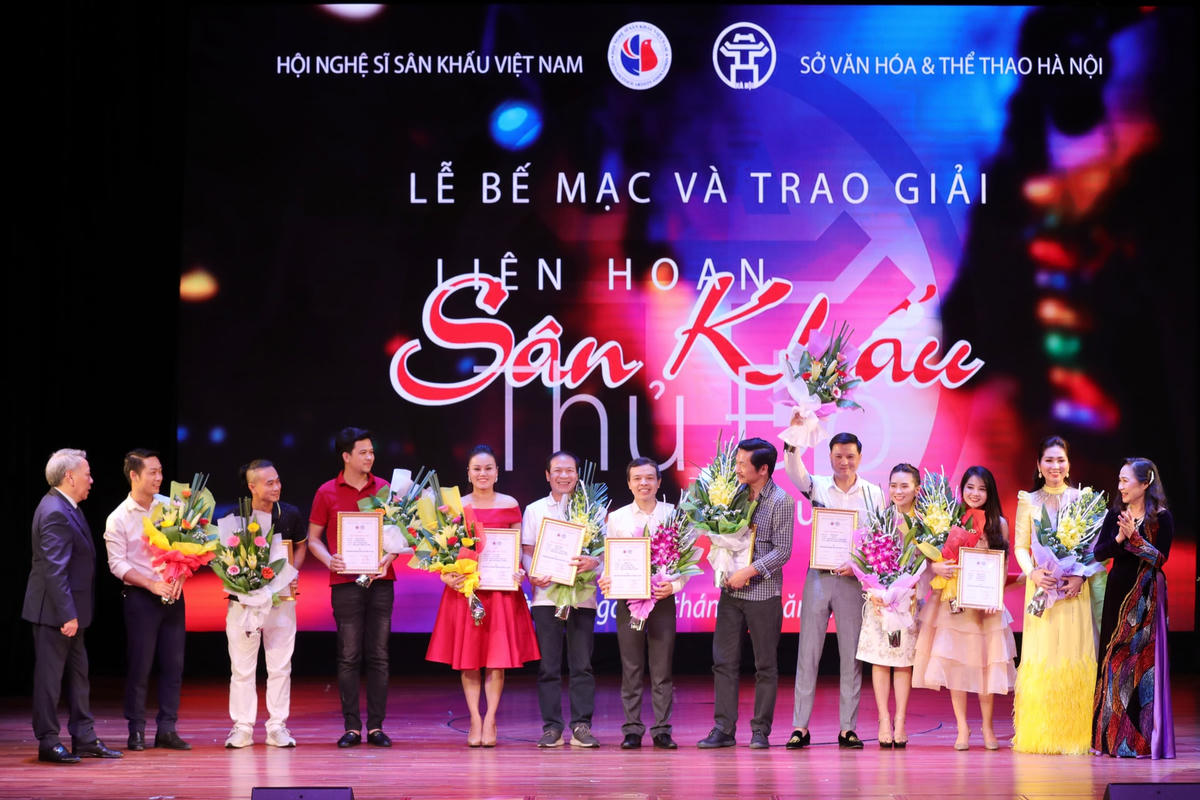 LucTeam thắng lớn tại Liên hoan sân khấu Thủ đô lần thứ IV