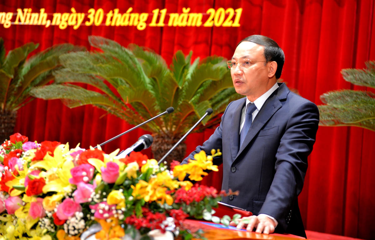 Bí thư Tỉnh ủy, Chủ tịch HĐND tỉnh Quảng Ninh Nguyễn Xuân Ký phát biểu tại Hội nghị.