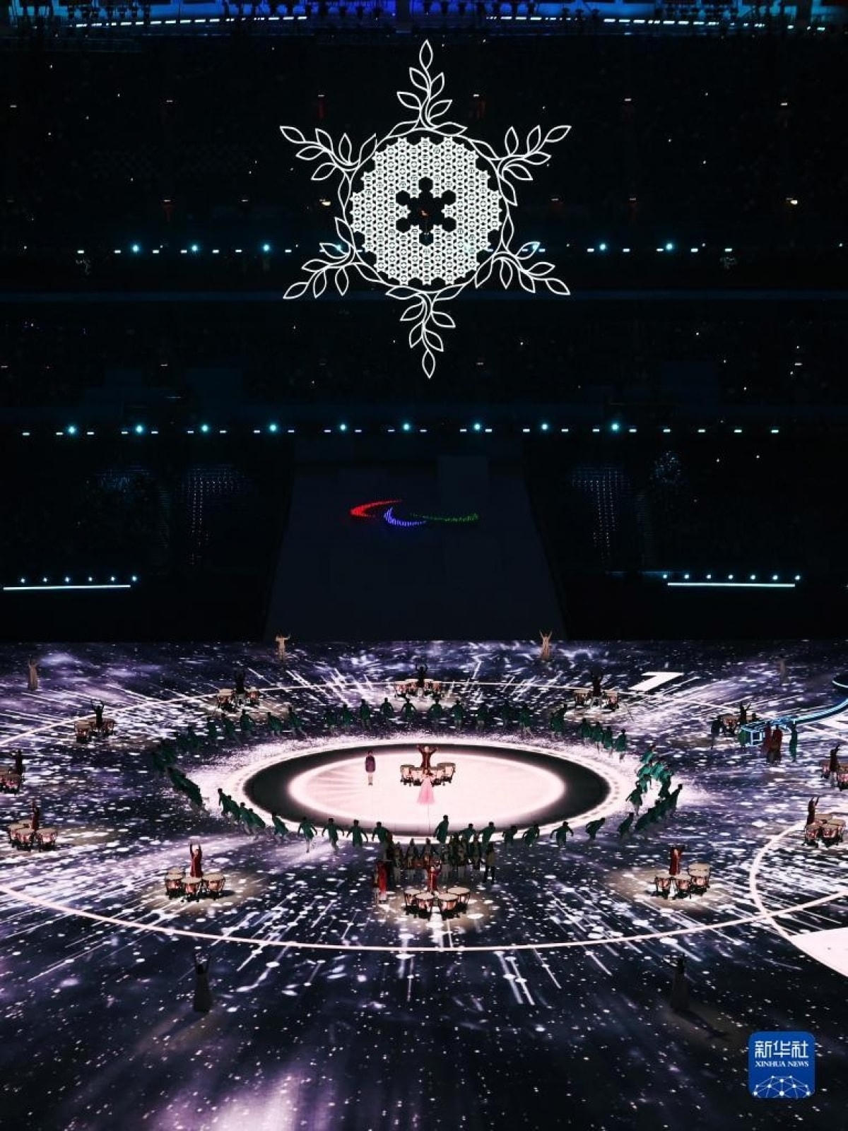 Màn tắt đuốc Paralympic mùa Đông 2022. (Ảnh: Tân Hoa xã/ VOV).