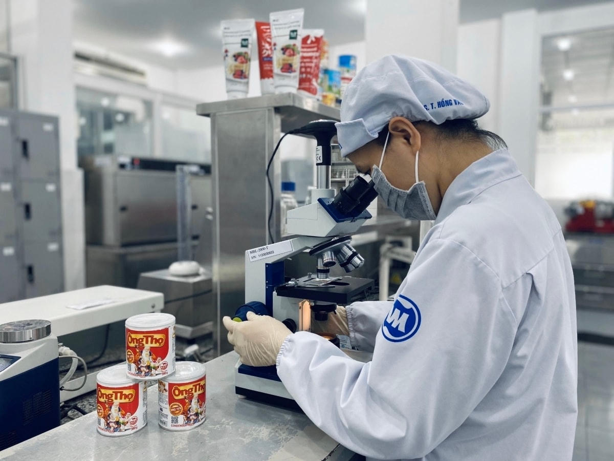 Các nhà máy Vinamilk hiện sở hữu nhiều giấy chứng nhận tiêu chuẩn quốc tế nghiêm ngặt để đảm bảo chất lượng sản phẩm.