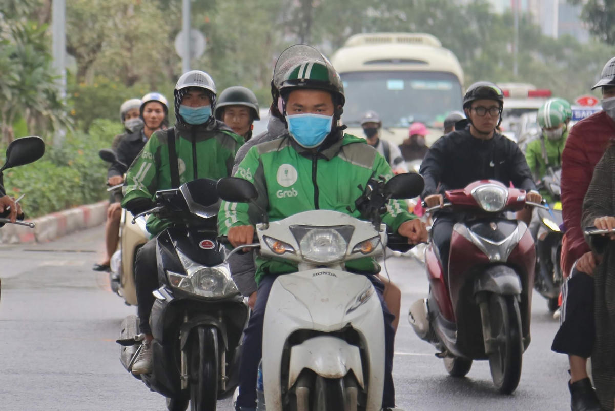 Nhiều người lo ngại giá xe công nghệ sẽ tăng. Ảnh: Quang Vinh.