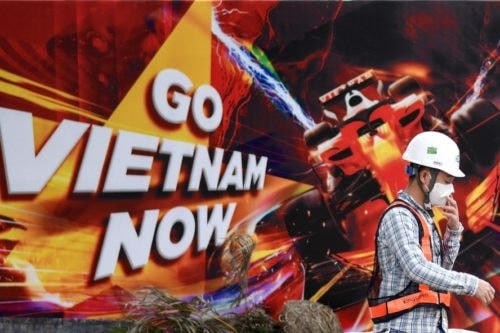 Kinh tế của Việt Nam tăng trưởng nhờ dập dịch Covid-19 tốt. Ảnh: AFP.