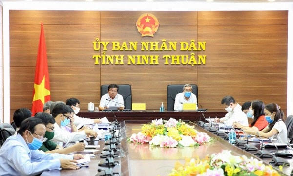 Quang cảnh buổi họp.