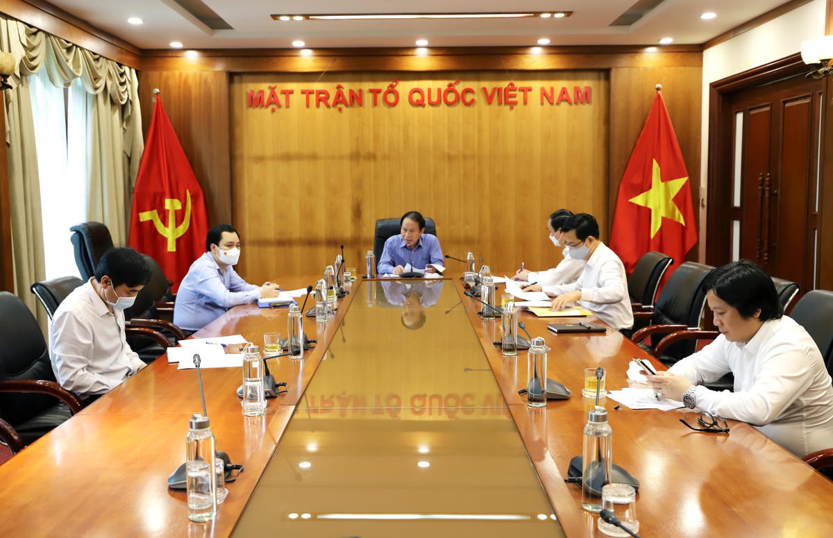 Quang cảnh buổi làm việc.