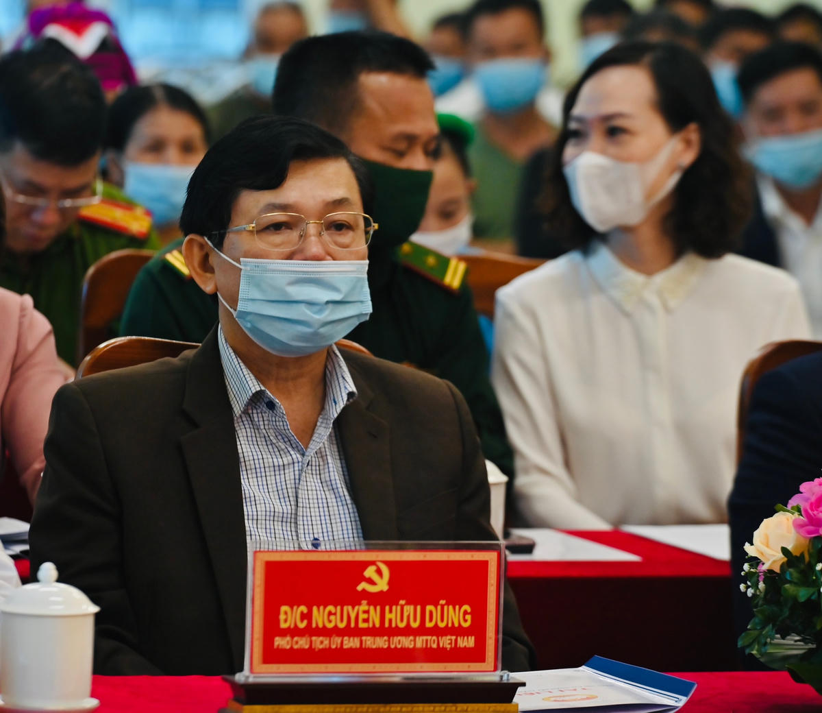 Ông Nguyễn Hữu Dũng, Phó Chủ tịch UBTƯ MTTQ Việt Nam dự ngày hội Đại đoàn kết dân tộc tại thôn Pò Hèn, xã Hải Sơn (TP Móng Cái, Quảng Ninh).