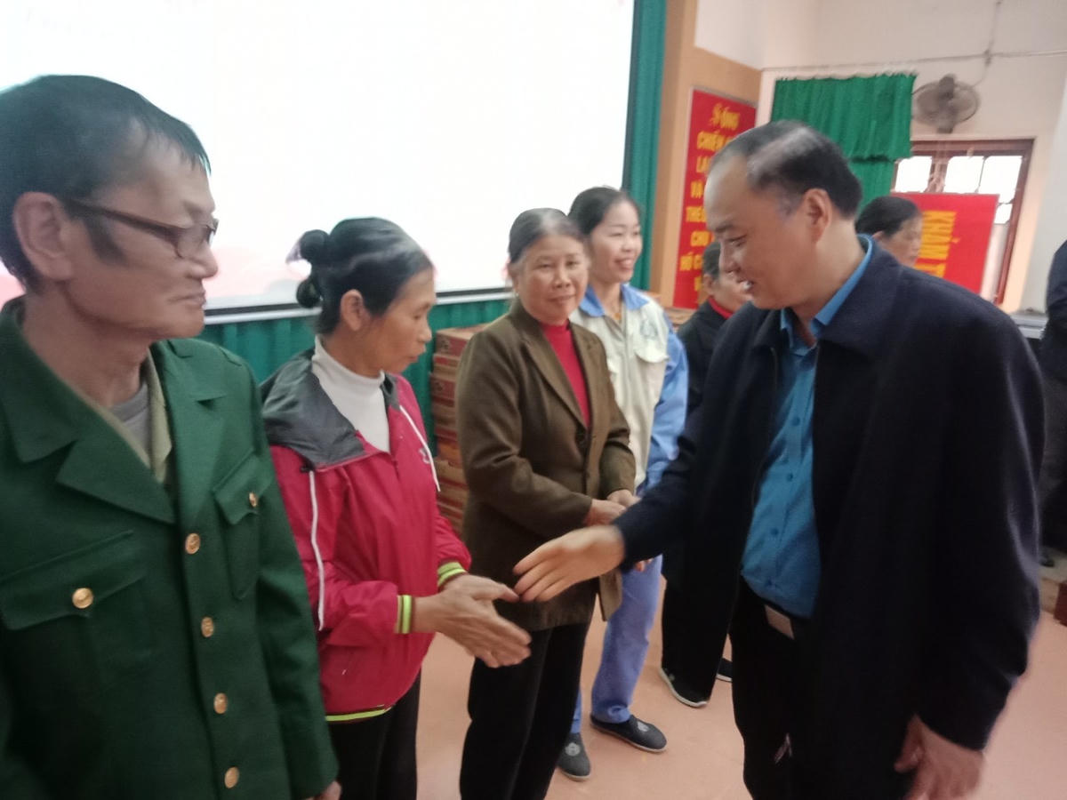 ‘Chia sẻ, kết nối yêu thương mang Tết đến mọi nhà’