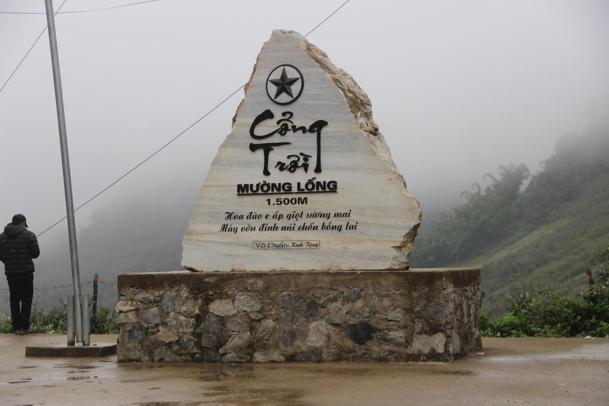 Cổng trời Mường Lống.