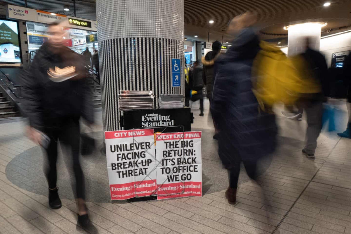 “Sự trở lại mạnh mẽ” – Tiêu đề chính trên những trang báo tại thủ đô London. Ảnh: The Guardian.