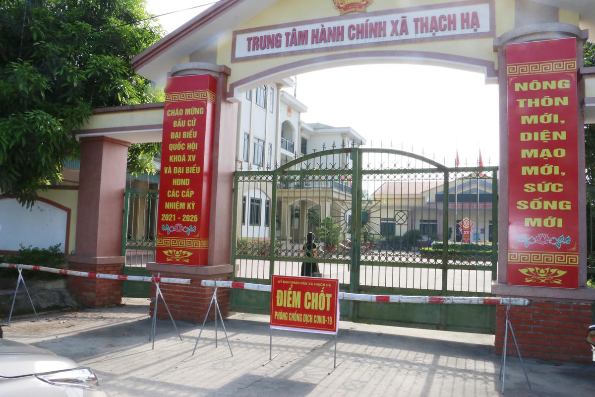 Phong tỏa trung tâm hành chính xã Thạch Hạ.