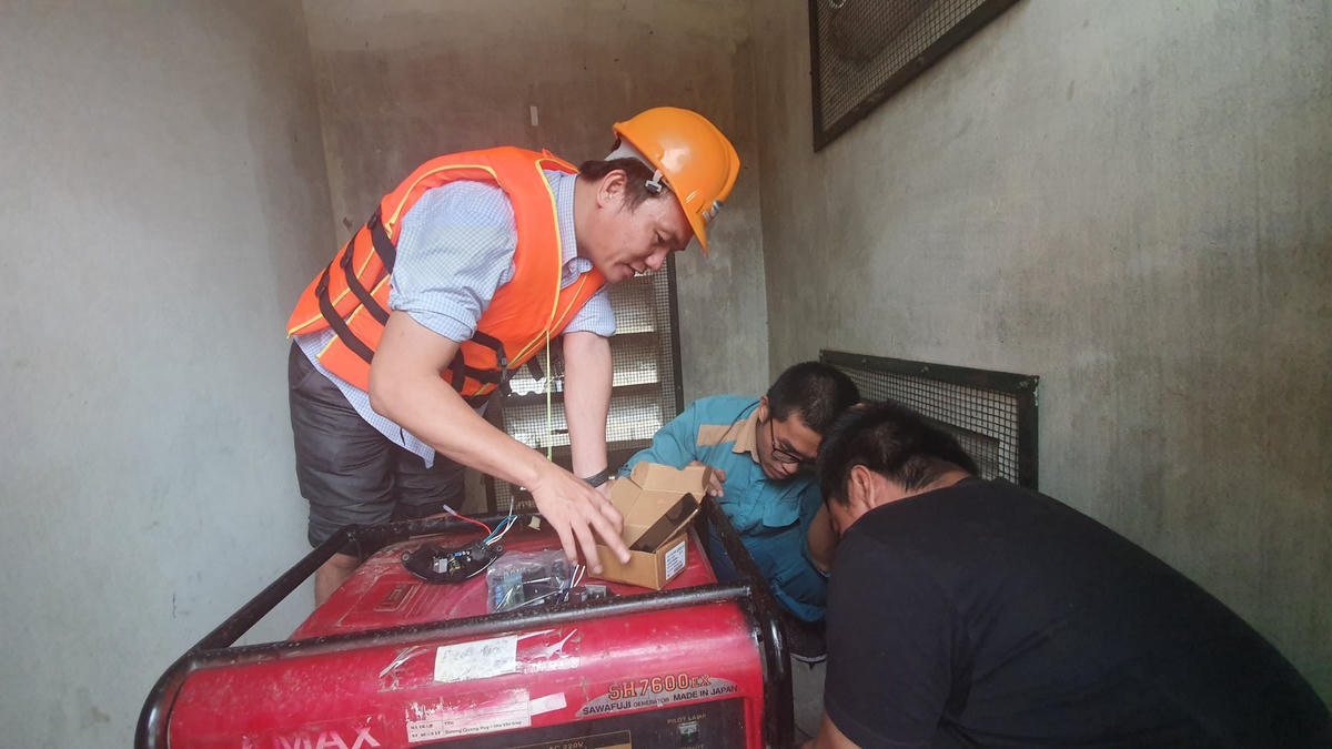 Máy nổ hoạt động hết công suất ở những nơi mất điện.
