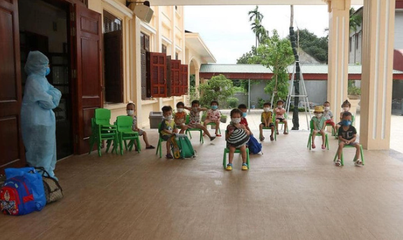 Các cháu được cách ly tập trung tại nhà dòng Giáo xứ Phú Đa, xã Công Lý. Nguồn: Trần Ích.
