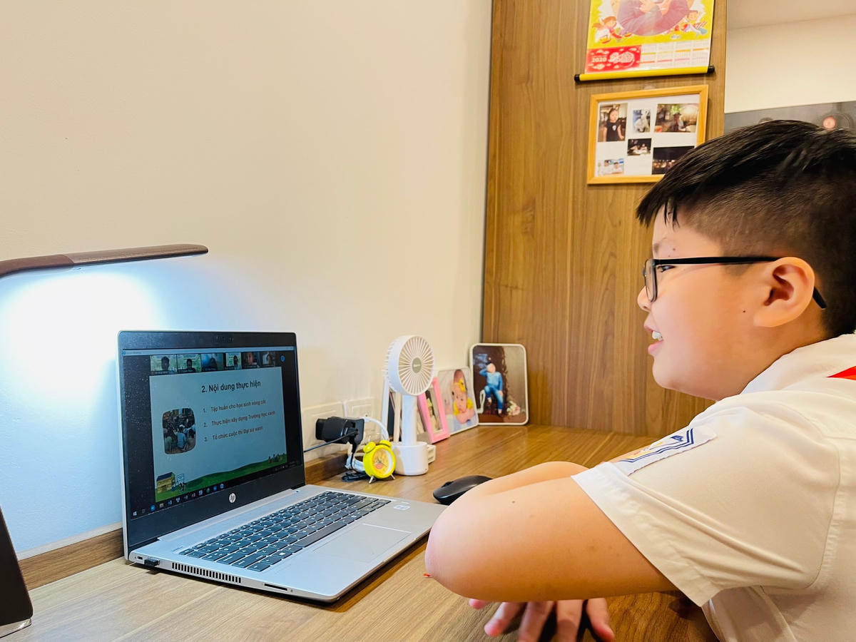 Học trực tuyến trong thời gian dài khiến học sinh cảm thấy bị áp lực.
