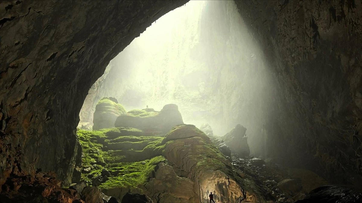 Hang Sơn Đoòng - Hang động lớn nhất thế giới.