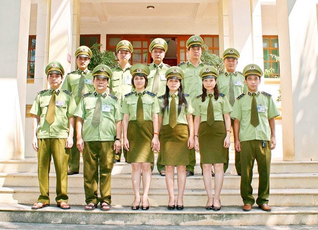 Trang phục hiện tại của lực lượng Quản lý thị trường. (Ảnh: PV/Vietnam+).