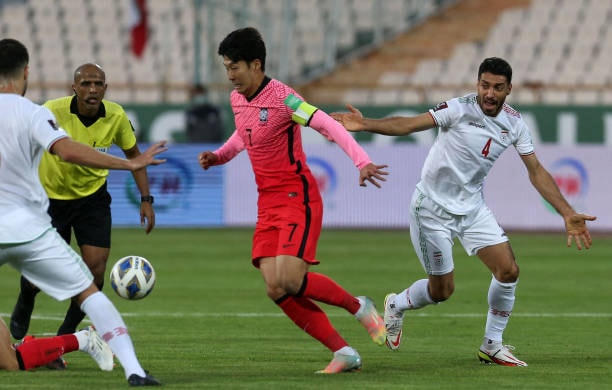 Son Heung Min mở tỉ số trận đấu.