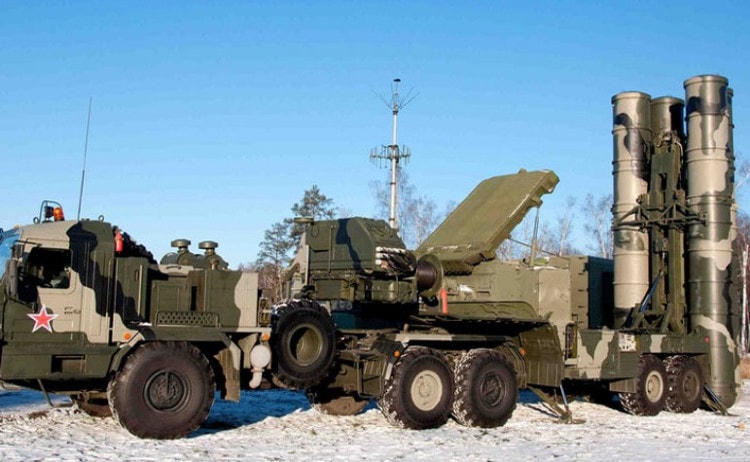 Hệ thống phòng thủ tên lửa S-400 của Nga.