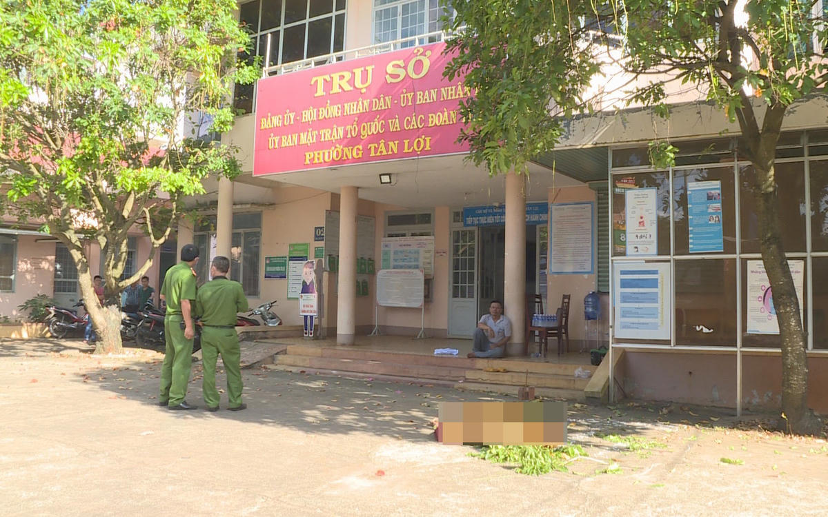 Trụ sở UBND phường Tân Lợi, hiện trường nơi xảy ra vụ việc. Nguồn: Zing.