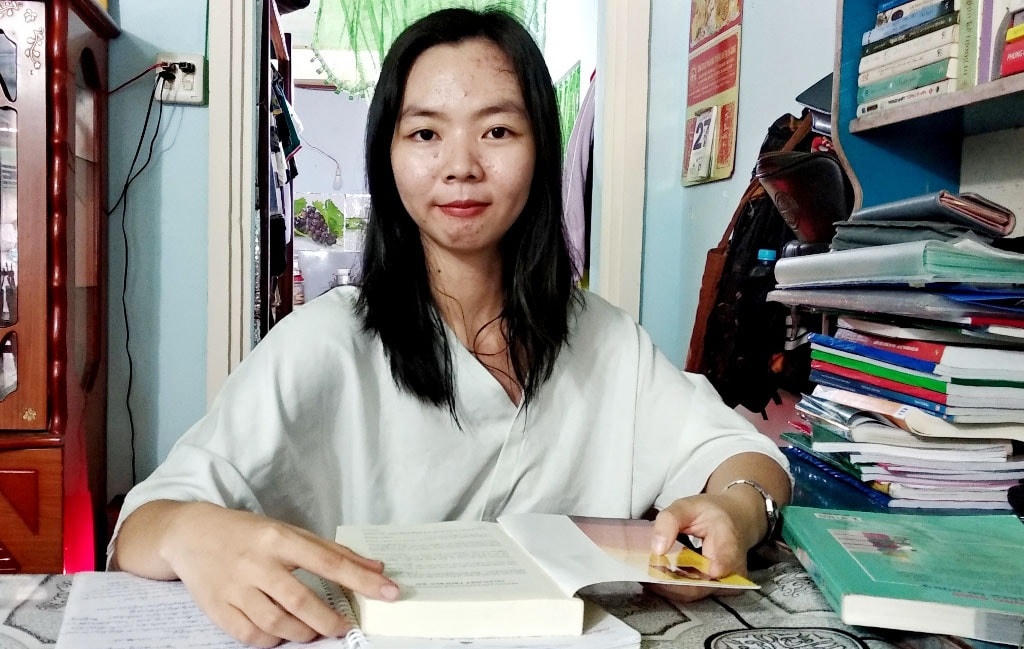 Em Dương Thùy Trâm, học sinh Trường THPT Chu Văn An (huyện, Phú Tân, An Giang) là 1 trong 2 thí sinh đạt điểm 10 môn Ngữ Văn cả nước