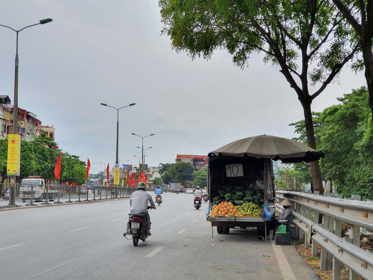 Tình trạng này tồn tại từ nhiều năm nay gây nên nhiều bức xúc, đặc biệt trong các khung giờ cao điểm.