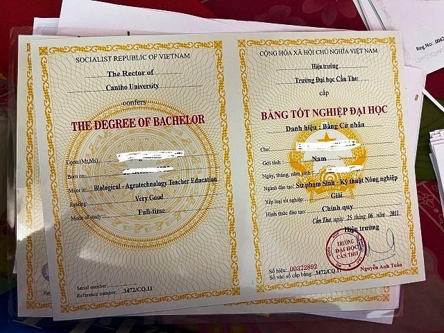 Tang vật thu giữ văn bằng, chứng chỉ giả.