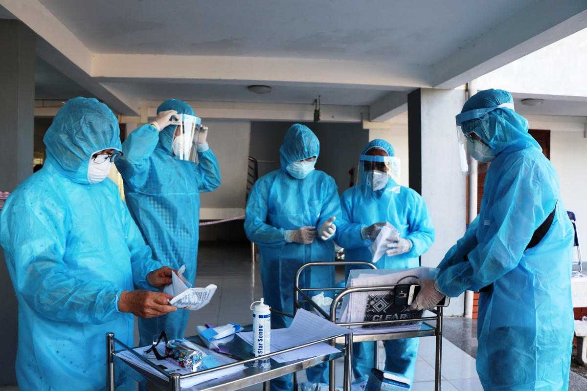 Cán bộ CDC Quảng Nam sẵn sàng với công việc của mình.