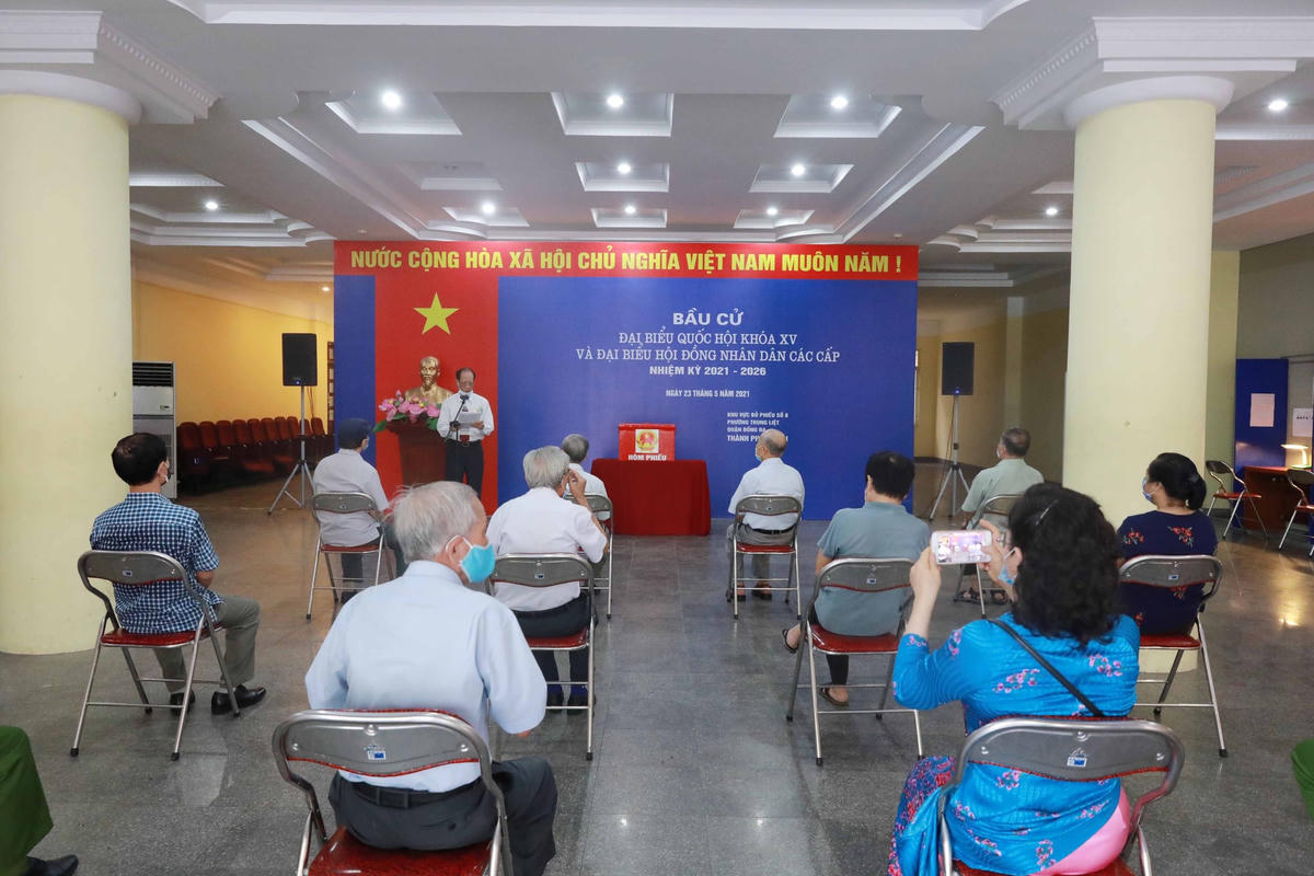 Lễ khai mạc bầu cử tại điểm Trường ĐH Thủy lợi.