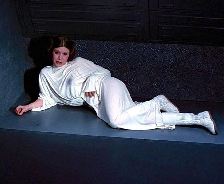 Công chúa Leia cũng đã có một bộ váy đáng nhớ trong phim Star wars IV – A new hope.