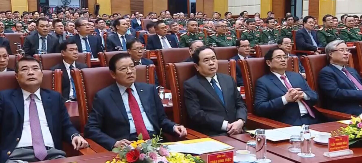 Ủy viên Bộ Chính trị, Thường trực Ban Bí thư Trần Quốc Vượng; Ủy viên Bộ Chính trị, Bí thư Trung ương Đảng, Trưởng ban Tổ chức Trung ương Phạm Minh Chính; Bí thư Trung ương Đảng, Chủ tịch UBTƯ MTTQ Việt Nam Trần Thanh Mẫn và các đại biểu tham dự buổi lễ.