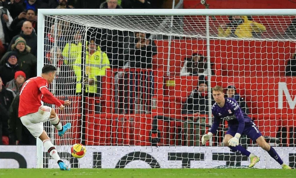 Ronaldo đá hỏng phạt đền, Man Utd bị loại khỏi Cup FA - Ảnh: Reuters.