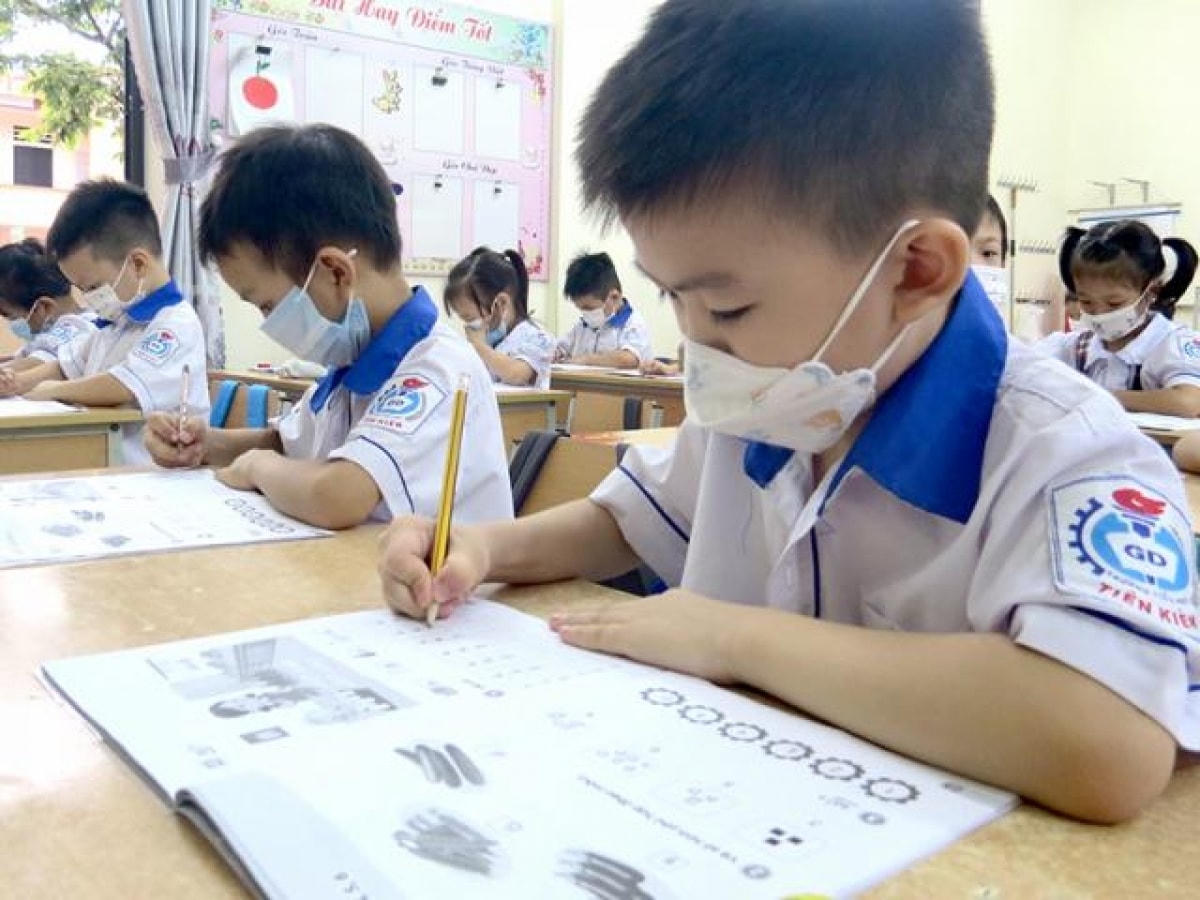 Bộ GD&ĐT đề nghị Hà Nội tổ chức học bán trú khi học sinh đến trường.