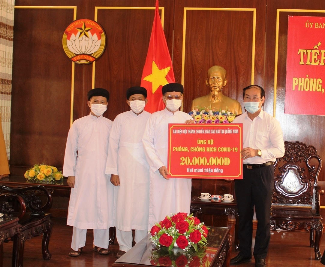 Hội thánh truyền giáo Cao đài tại Quảng Nam ủng hộ Quỹ vaccine.