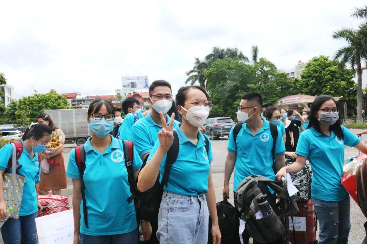 Sinh viên trường ĐH Y Dược Hải Phòng lên đường hỗ trợ TP Hồ Chí Minh phòng chống dịch.