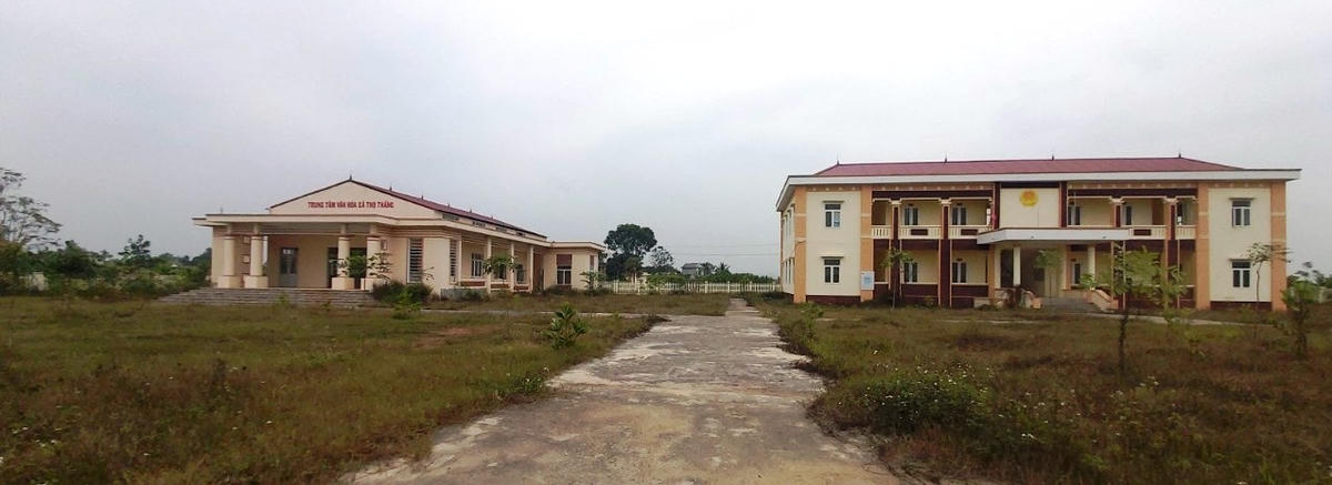 Công sở xã Thọ Thắng được đầu tư xây dựng gần 5 tỷ đồng nhưng bị bỏ hoang sau khi sát nhập.