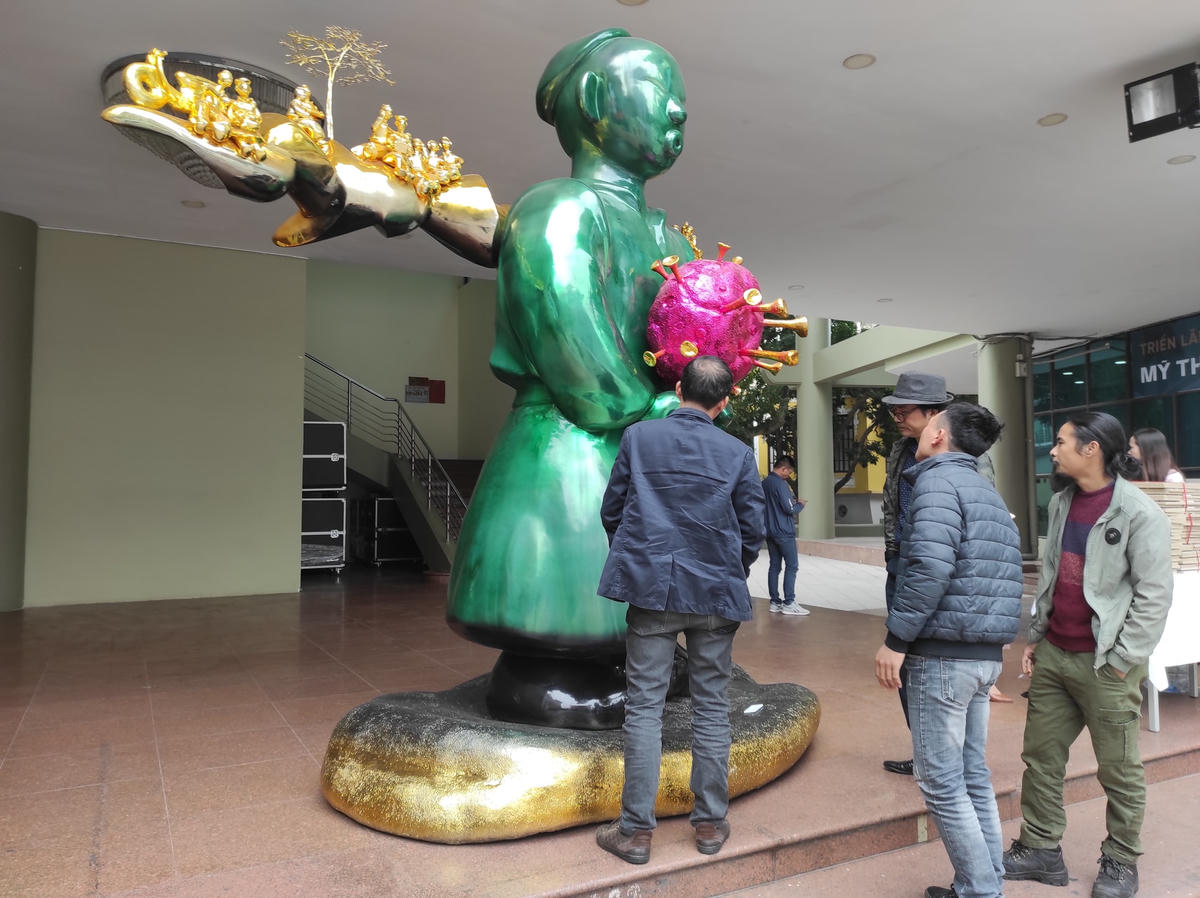 Một triển lãm mỹ thuật bị nghiệp dư hóa
