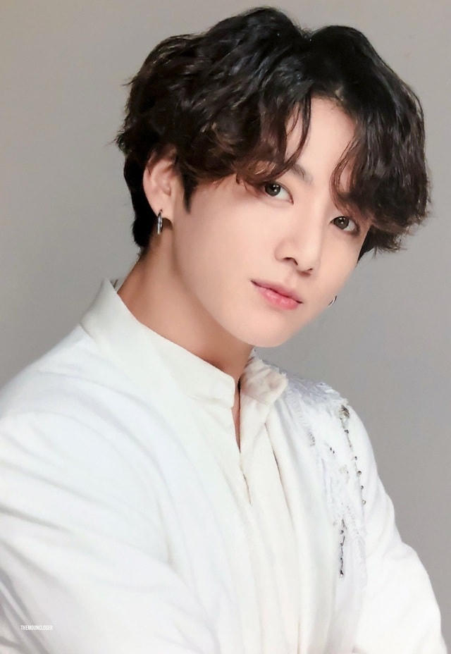 Jungkook là em út của nhóm nhạc nam nổi tiếng xứ Hàn - BTS.