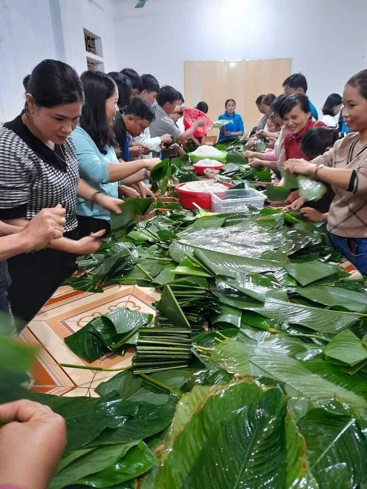 Những hình ảnh này sẽ mong rằng ấm lòng người dân vùng lũ (Ảnh: Phan Giang).